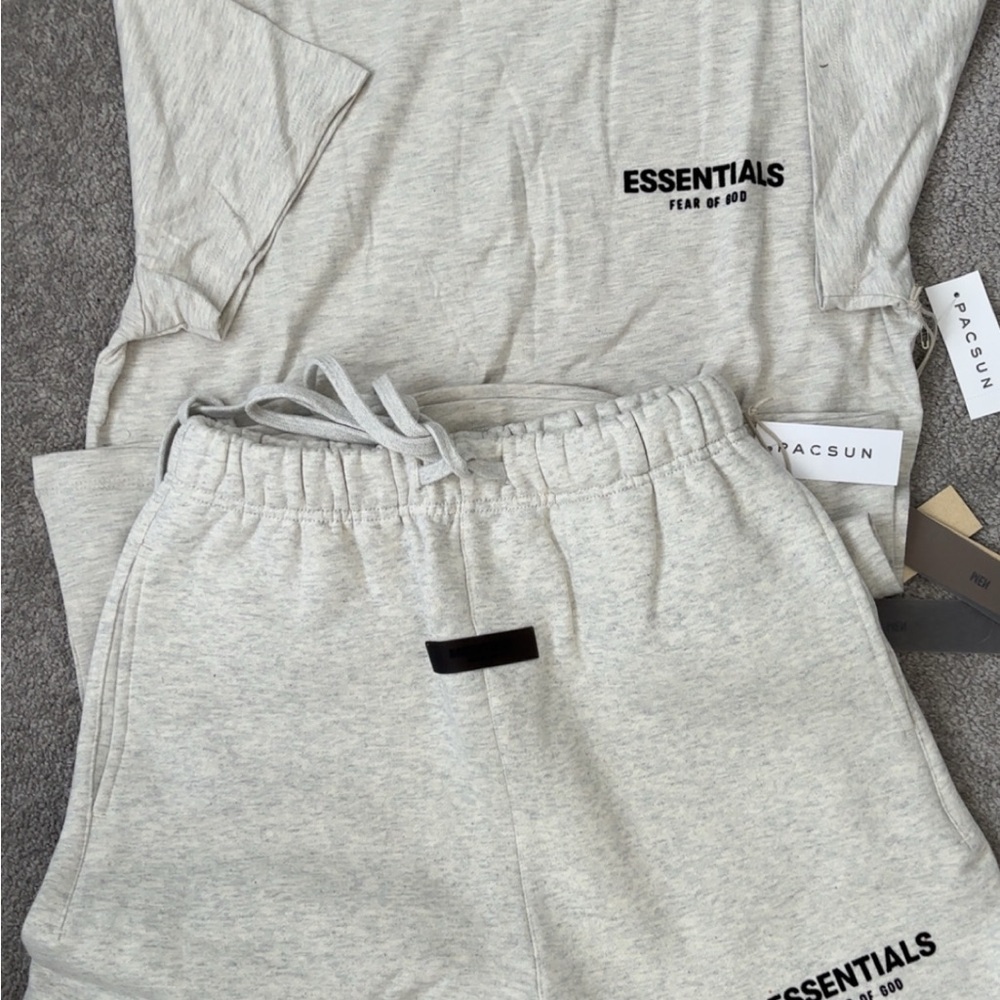 Essentials Fear of God Gray Sweatshirt and Shorts Set